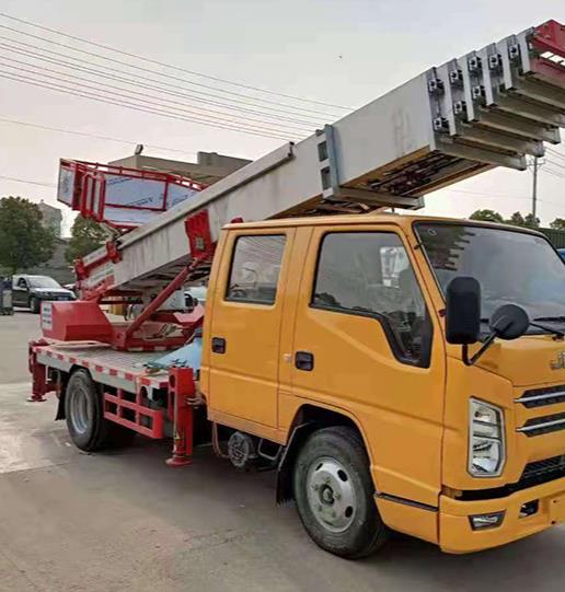 高空作業(yè)中的升降車租賃技巧與注意事項